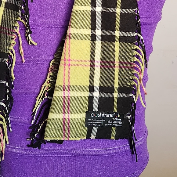V. FRAAS Cashmink Womens Black and Yellow Plaid Scarf - Picture 5 of 9